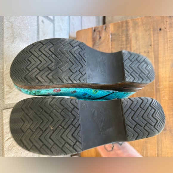Dansko Turquoise Croc Embossed Floral Clogs size 42 - Picture 4 of 4